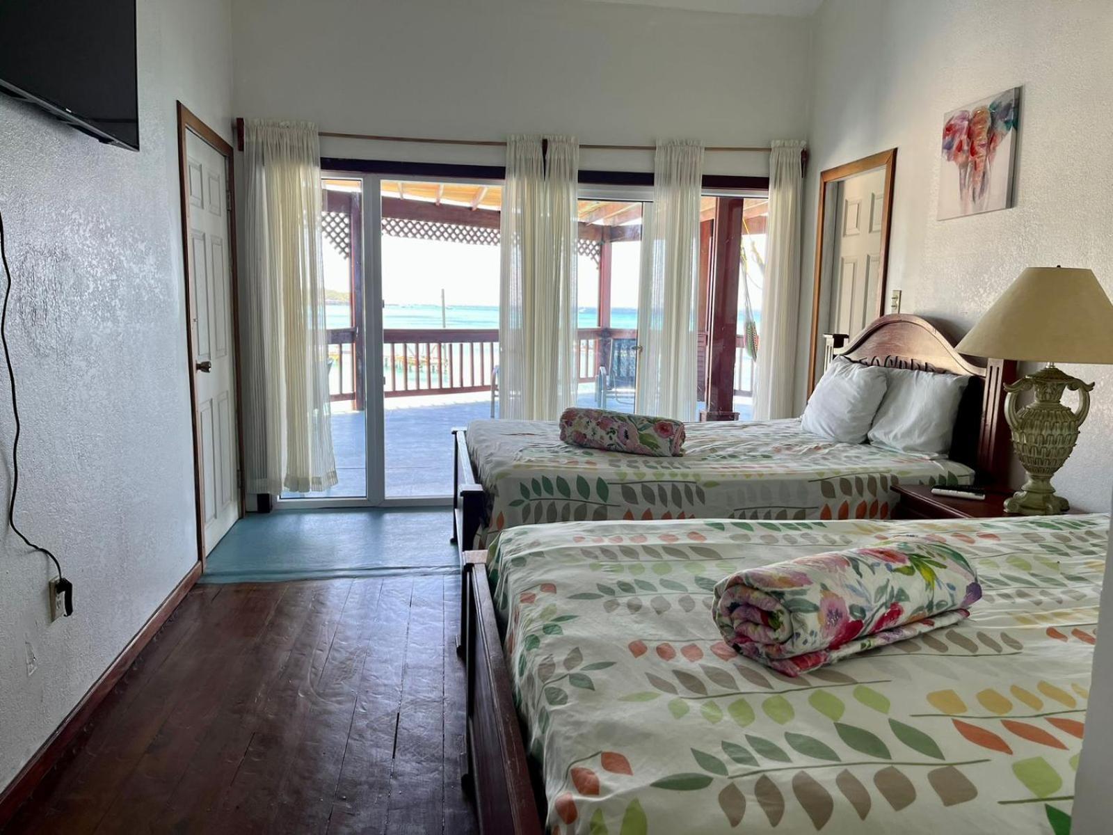 Fosters West Bay Resort Zewnętrze zdjęcie