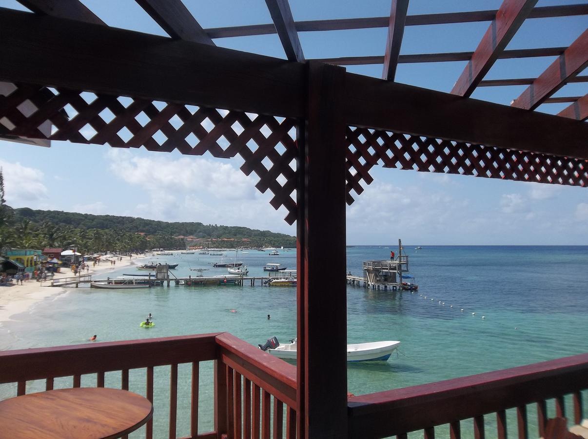 Fosters West Bay Resort Zewnętrze zdjęcie