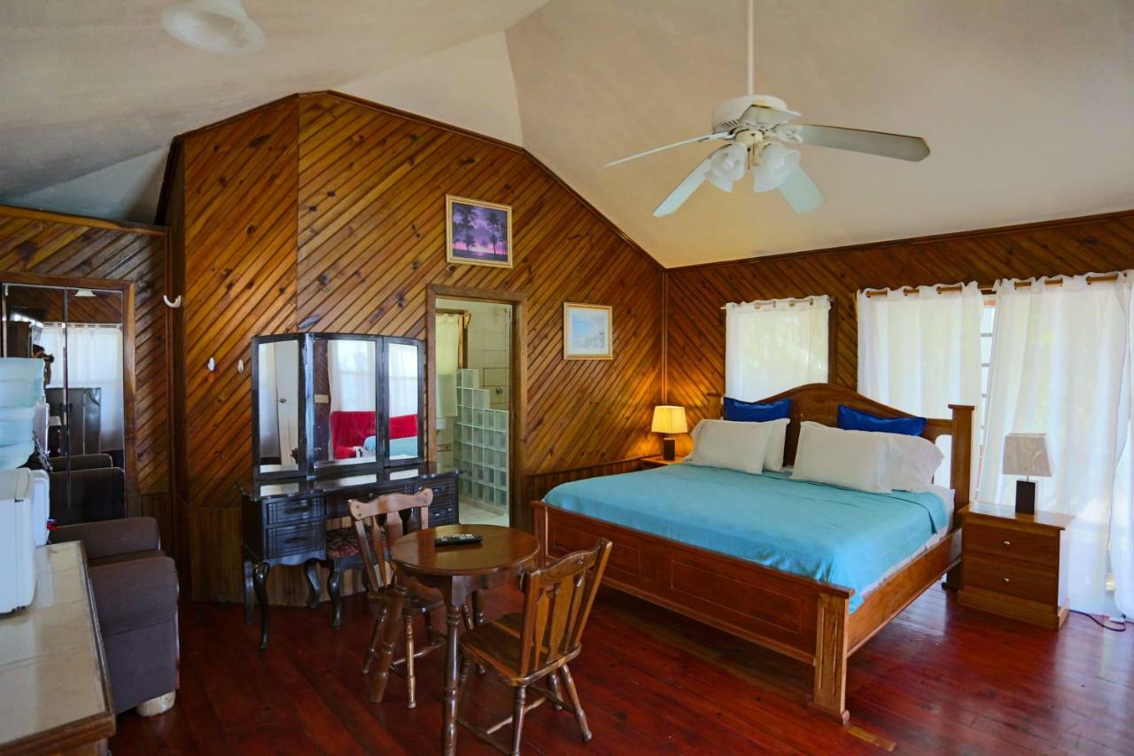 Fosters West Bay Resort Zewnętrze zdjęcie