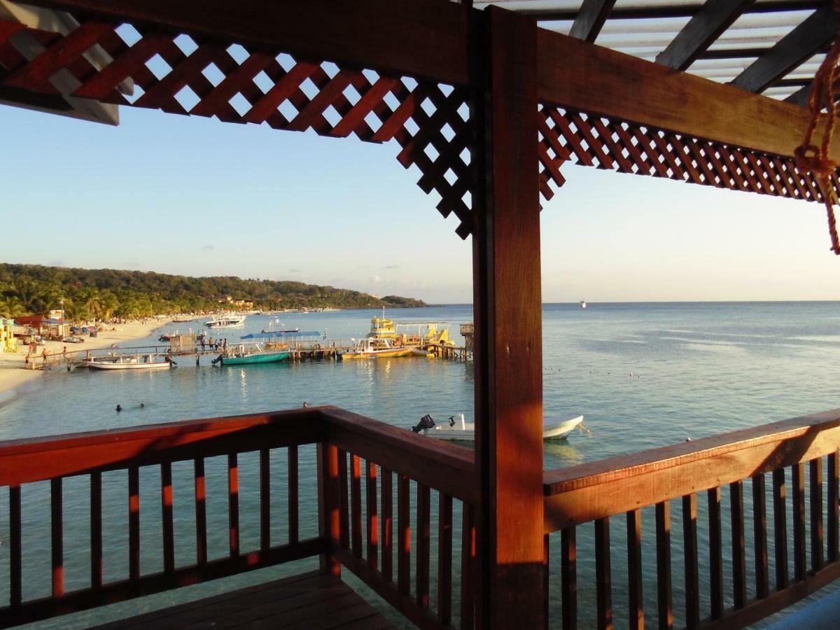 Fosters West Bay Resort Zewnętrze zdjęcie